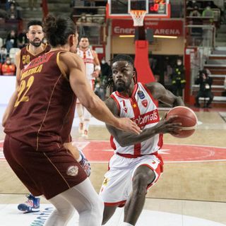 Pazzo Keene, pazza difesa, pazza Varese: Venezia va al tappeto Pazzo Keene, pazza difesa, pazza Varese: Venezia va al tappeto