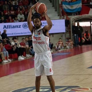 Pallacanestro Varese, la penalizzazione scende da 16 a 11 punti. Stasera alle 21 speciale Ultima Contesa