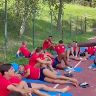 VIDEO. Ebagua dà i numeri (di maglia). «La colonna sonora del Varese è quella del Gladiatore: noi dobbiamo essere questi. A 35 anni mai vinto la D e vorrei farlo con voi»