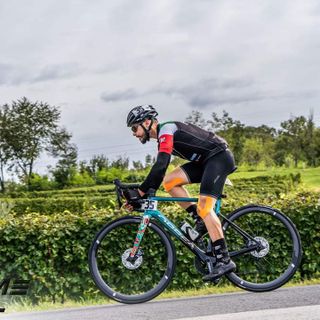 Ultracycling: Mario Favini alla Race Across Italy con i più forti al Mondo