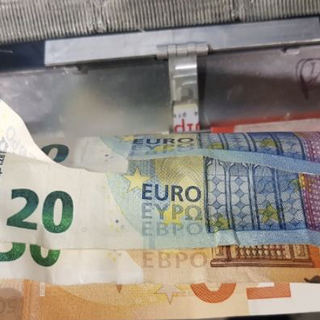 Manomettono i bancomat  a Stresa e Baveno: rubati 4000 euro. Arrestati due uomini