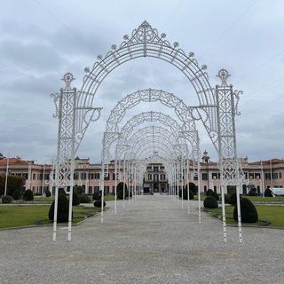 Tutto pronto per le luci di Natale e lo spettacolo ai Giardini Estensi