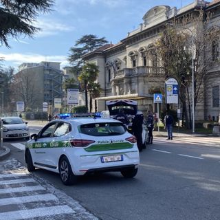 La polizia locale sul luogo dell'incidente