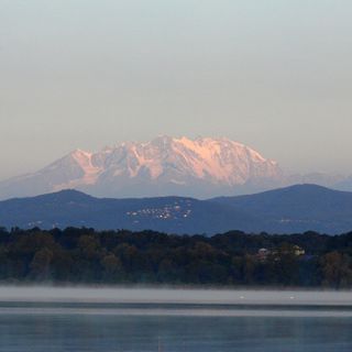 Dicembre porta l'inverno: a Varese minime intorno allo zero. E da domani nevischio sopra gli 800 metri