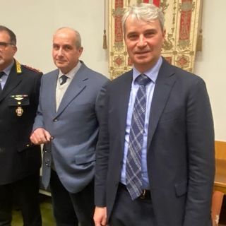 Il sindaco Davide Galimberti, l'assessore alla Polizia Locale Raffaele Catalano e Claudio Vegetti, comandante della polizia locale varesina