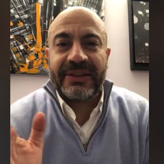 Il senatore Gianluigi Paragone commenta in diretta sulla sua pagina Facebook la composizione del governo Draghi