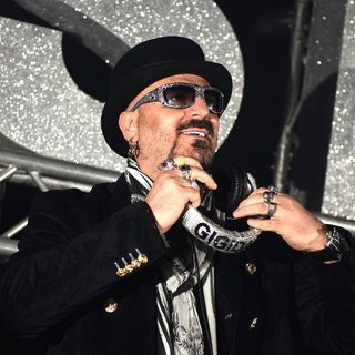 Il "maestro", Gigi D'Agostino (foto dalla pagina Facebook ufficiale dell'artista)