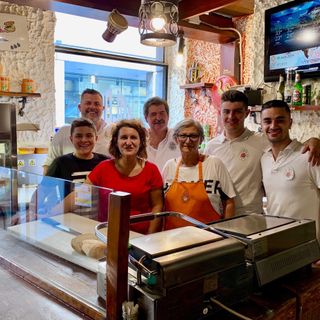 Il Golden Egg si sposta... di 20 metri: «Il locale sarà più grande e più bello. Noi resteremo quelli di sempre»