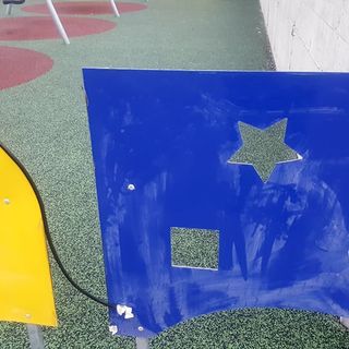 La recinzione del parco giochi inclusivo di Induno Olona