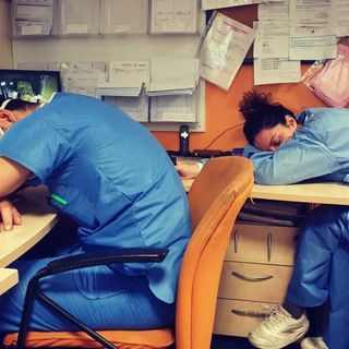 «Le persone non sono limoni da spremere». La Fp Cgil Varese denuncia la carenza di personale nella sanità varesina