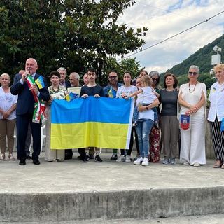 La cittadinanza benemerita di Lavena Ponte Tresa alle famiglie che ospitano profughi ucraini