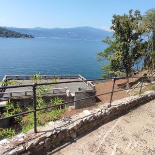 Il panorama mozzafiato che si può ammirare dal parco delle Torrazze di Laveno Mombello