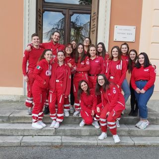 Il gruppo dei giovani volontari della Croce Rossa di Luino e Valli