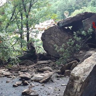 Maccagno, la frana di Orascio è più ampia del previsto: frazione collegata al resto del paese solo dai sentieri nei boschi