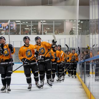 Giro di pista e applausi da seicento spettatori per la seconda amichevole dei Mastini con l'Ascona (Foto Alessandro Umberto Galbiati)