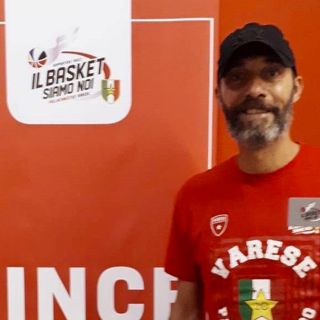 Pallacanestro Varese, ultimi due giorni per abbonarsi. Intanto "Il Basket Siamo Noi" accoglie Max Laudadio
