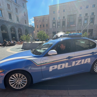 Furto ai distributori automatici all'Art School di Varese: denunciato un uomo, a incastrarlo le telecamere e uno zainetto