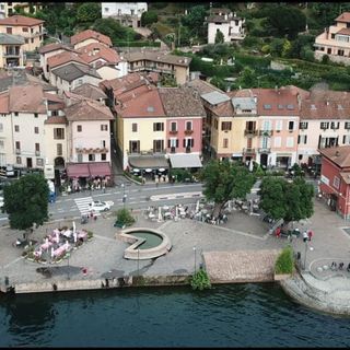 Porto Ceresio: verranno abbattuti i quattro ippocastani di piazza Bossi
