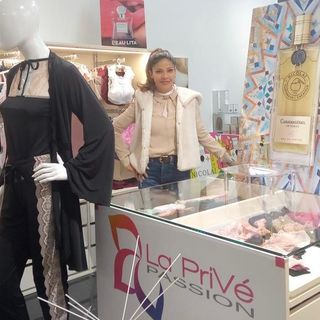Veronica Calixto Koster nella sua nuova attività La PriVé in Galleria Manzoni a Varese