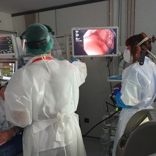 Laser made in Samarate migliora la qualità della vita di un paziente spagnolo dopo il trapianto di esofago