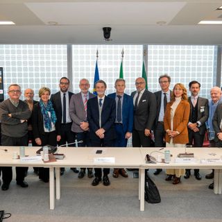 Regione Lombardia e sindacati sottoscrivono un protocollo su lavoro e legalità per Pnrr e Olimpiadi Regione Lombardia e sindacati sottoscrivono un protocollo su lavoro e legalità per Pnrr e Olimpiadi