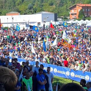 VIDEO. I candidati leghisti del Varesotto a Pontida: «Bagno di entusiasmo, qui costruiamo il futuro e firmiamo un patto con i cittadini»