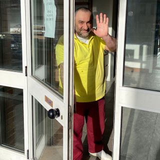 Salvatore chiude la Conchiglia e saluta tutti