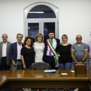 FOTO. Consiglio comunale d'insediamento a Sangiano: il giuramento del nuovo sindaco Matteo Marchesi FOTO. Consiglio comunale d'insediamento a Sangiano: il giuramento del nuovo sindaco Matteo Marchesi