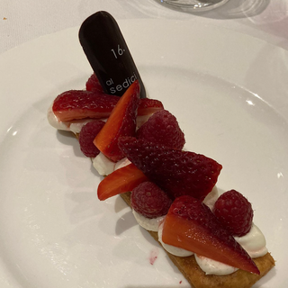 FOTO - La maestria di chef Portogallo "sposa" Grana Padano e vini lombardi