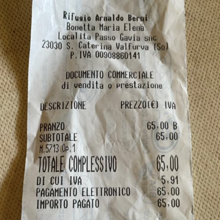 Quando a 2500 metri mangi tanto, bene e ti fanno pagare (poco) con la carta di credito