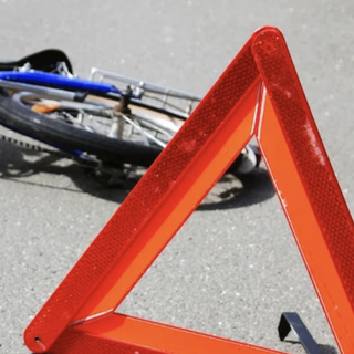 Incidenti a Brusimpiano ed Arcisate, due ciclisti coinvolti