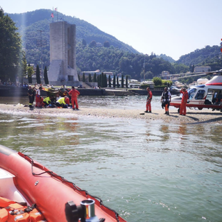 I vigili del fuoco sul luogo dell'incidente