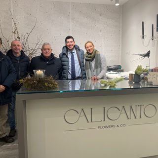 La visita dei commercianti e del vicesindaco al nuovo negozio Calicanto