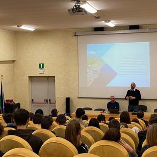 Canottaggio, aspettando la Coppa del Mondo: organizzatori tra gli studenti dell'Istituto Stein di Gavirate