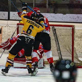 HOCKEY. Mastini ad Appiano con tante assenze: serata da battaglia. La lettera dello sponsor meranese è un inno allo sport e all'hockey
