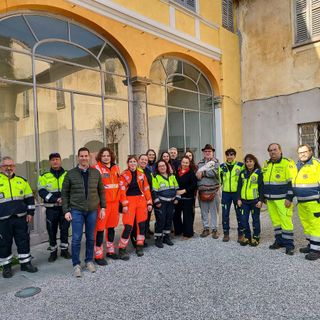 Un gruppo di volontari della rete solidale attiva a Ternate