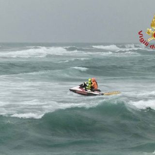 «Penso ai bambini morti in mare e non posso che piangere: avrebbero avuto il diritto di tenere in mano un pallone e provare a fare canestro»