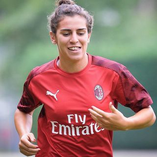 La nostra Valentina Bergamaschi e il suo Milan iniziano domani alle 12.30 in casa della Roma: la partita sarà trasmessa in diretta da Sky