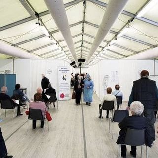 Vaccinazioni, superata quota 100 mila alla Schiranna: entro domenica più di 50 mila somministrazioni a Rancio Valcuvia