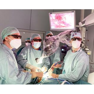 Eccezionale intervento chirurgico al Circolo: asportato un tumore alla lingua con un braccio robotizzato