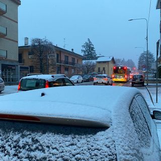 Viale Borri bloccata sotto la nevicata Viale Borri bloccata sotto la nevicata