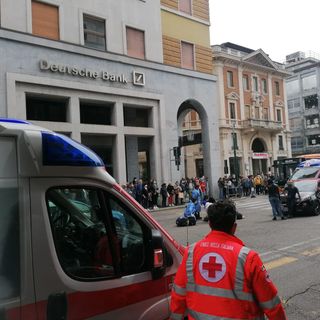 Varese, pedone investito in via Marcobi. Soccorsi in azione e traffico bloccato