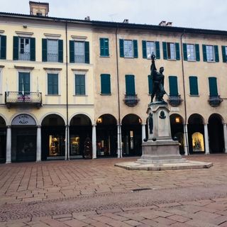 Varese scende in piazza a fianco delle donne iraniane