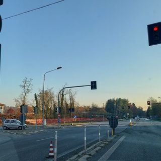 L'incrocio semaforico della superstrada a Vergiate