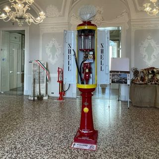 La Milano-Varese compie 100 anni, una mostra per celebrare il suo primo secolo di storia. Assessore Caruso: «Ha favorito incontri e scambi di idee»