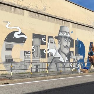 FOTO - Un murales in via Sanvito &quot;annuncia&quot; la rinascita dell'ex Aermacchi
