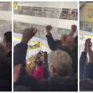 L'esultanza del sindaco Davide Galimberti nei momenti decisivi di gara 7 ieri sera all'Acinque Ice Arena