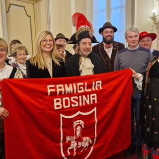 FOTO - Chiavi della città al Re Bosino, il Carnevale di Varese è iniziato