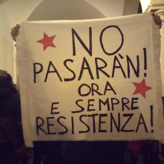 VIDEO E FOTO - «Varese non è quel matrimonio. Varese è antifascista»