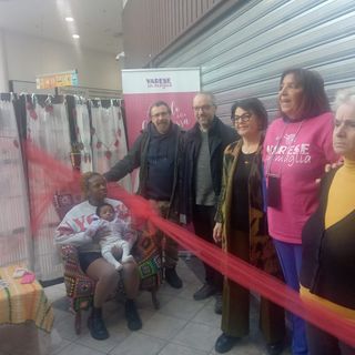 Alle Corti un &quot;angolo della gentilezza&quot; per le mamme che allattano grazie a &quot;Varese in maglia&quot;